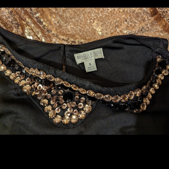 Bisou Bisou size small tank with sequins. - Picture 3 of 3